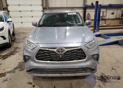 2021 Toyota Highlander Platinum z USA, uszkodzony, nr VIN 5TDFZRBH3MS097446